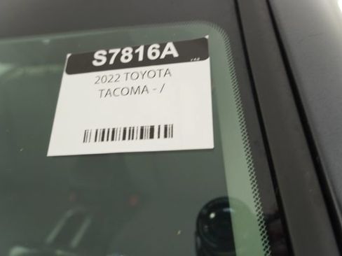 Used 2022 Toyota Tacoma SR5 RWD image 39