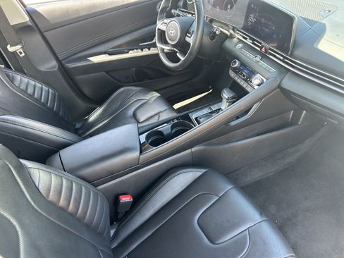 Used 2024 Hyundai Elantra Limited FWD image 12