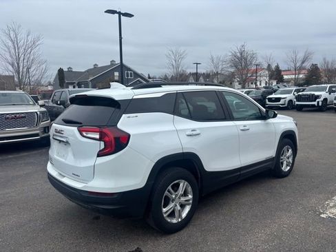 Used 2023 GMC Terrain SLE w/ Driver Convenience Package image 6
