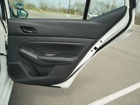 Used 2025 Nissan Altima 2.5 SV image 23