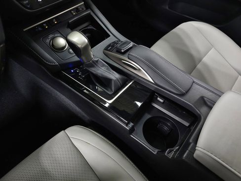 Used 2018 Lexus ES 350 w/ Navigation System Package FWD image 27