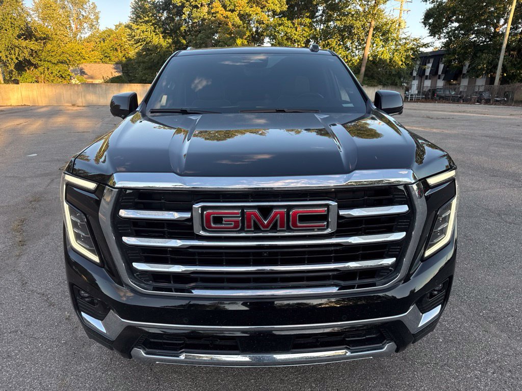 Used 2026 GMC Yukon XL Elevation w/ Elevation Premium Package AWD/4WD image 3