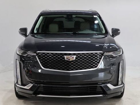 Used 2021 Cadillac XT6 Premium Luxury AWD/4WD image 2