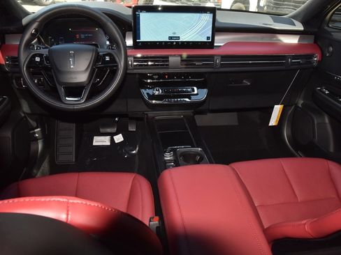 New 2025 Lincoln Corsair Reserve w/ Equipment Group 202A image 16