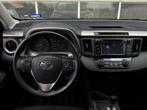 Used 2017 Toyota RAV4 XLE AWD/4WD image 12