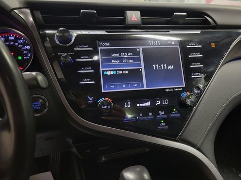 Used 2020 Toyota Camry XSE FWD image 14