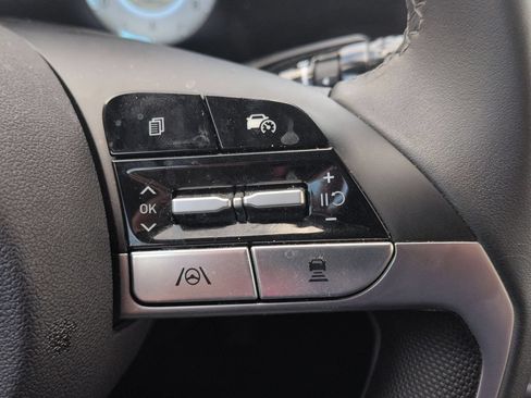 Used 2025 Hyundai Elantra SEL FWD image 22