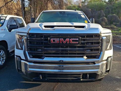 Used 2024 GMC Sierra 3500 Pro image 2