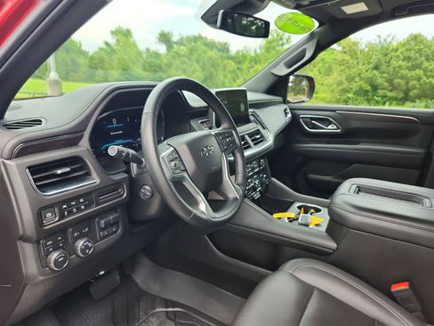Used 2024 Chevrolet Tahoe Z71 w/ Luxury Package AWD/4WD image 18