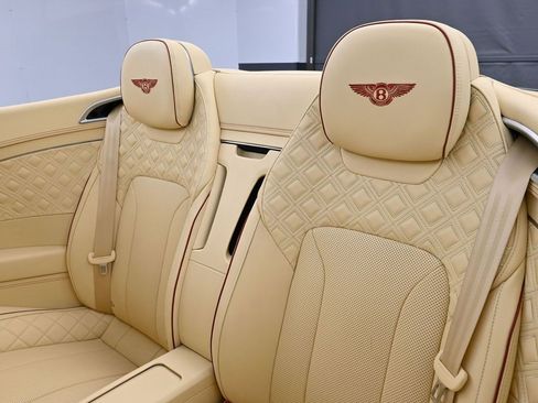 Used 2021 Bentley Continental GT image 6