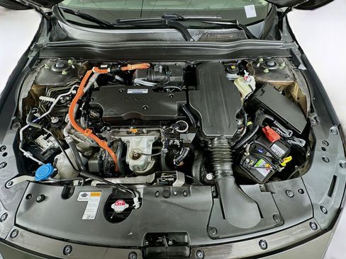 Used 2018 Honda Accord Touring image 33