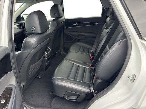 Used 2019 Kia Sorento EX AWD/4WD image 12
