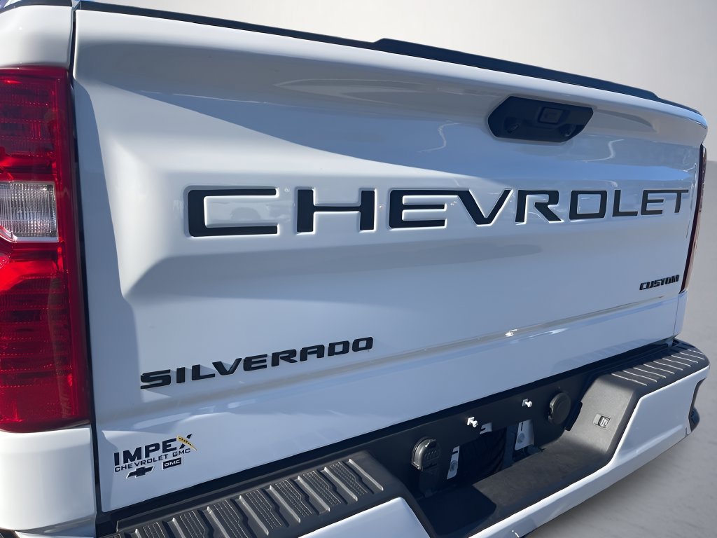 Used 2025 Chevrolet Silverado 1500 Custom w/ Turbomax Blackout Package AWD/4WD image 37