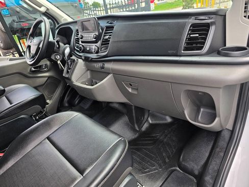 Used 2023 Ford Transit 250 Medium Roof RWD image 21