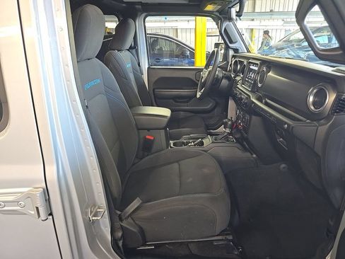 Used 2023 Jeep Wrangler Unlimited Rubicon 4xe AWD/4WD image 5