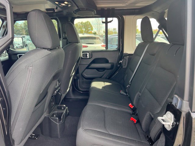 Used 2020 Jeep Wrangler Unlimited Sahara w/ Dual Top Group AWD/4WD image 19