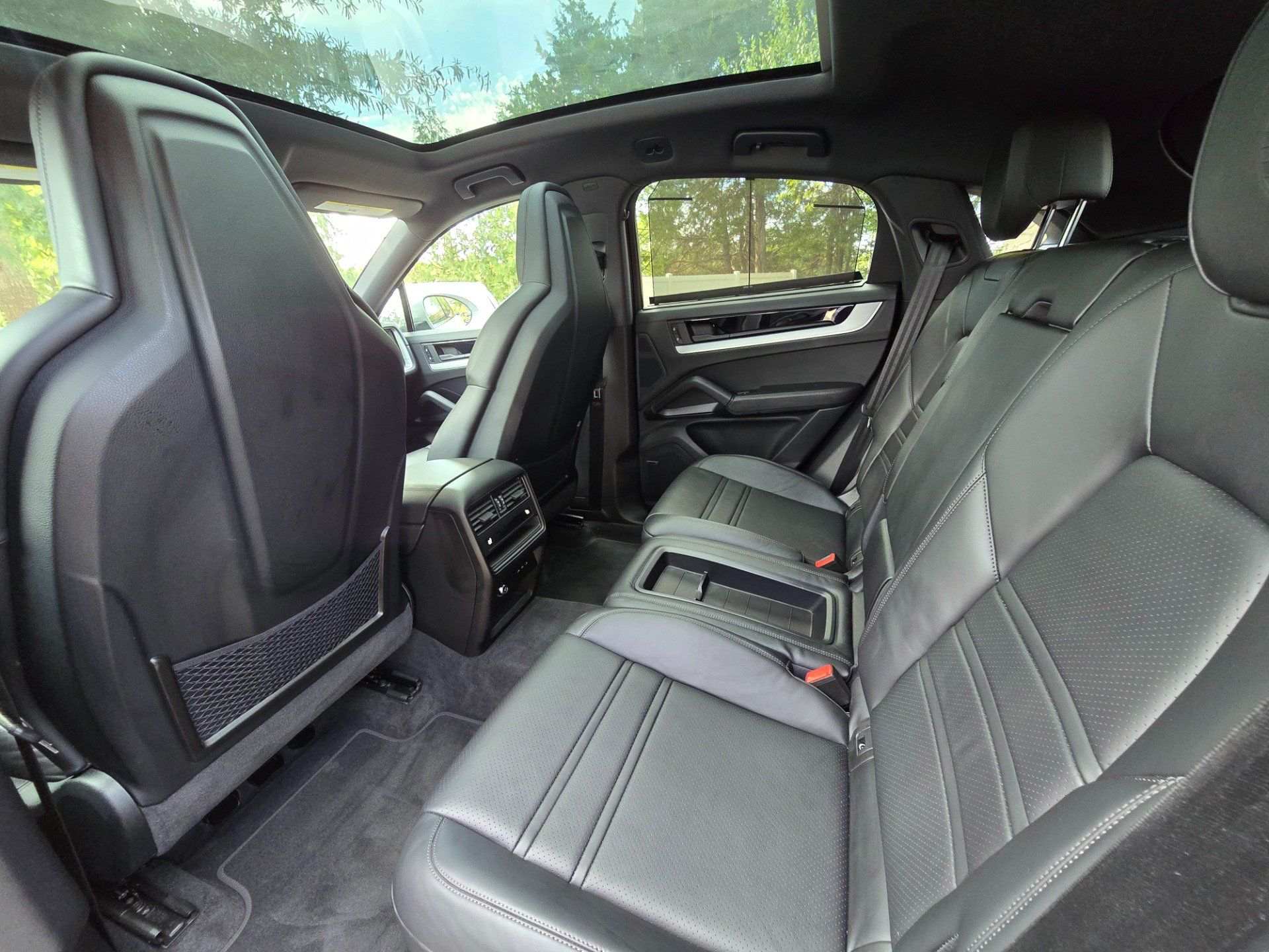 Used 2025 Porsche Cayenne Coupe AWD/4WD image 26