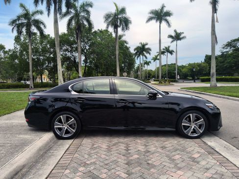 Used 2017 Lexus GS 350 w/ Preferred Accessory Package RWD image 19