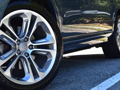 Used 2018 Audi Q3 2.0T Premium Plus w/ Premium Plus Package image 5