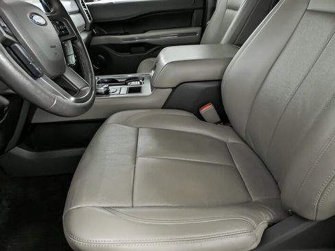 Used 2019 Ford Expedition XLT w/ Equipment Group 202A image 18