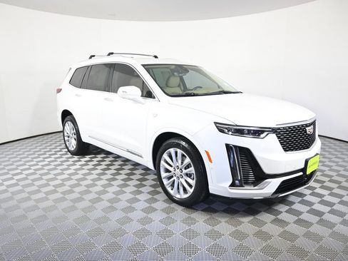 Used 2020 Cadillac XT6 Premium Luxury w/ Platinum Package AWD/4WD image 9
