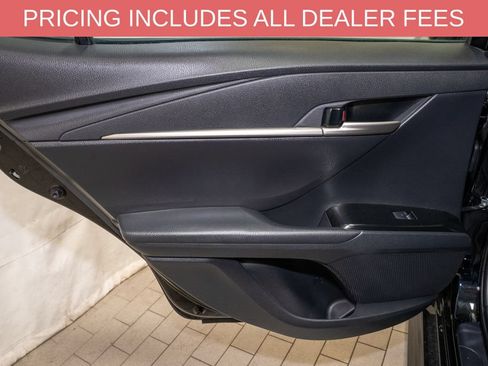 Used 2025 Toyota Camry SE FWD image 9