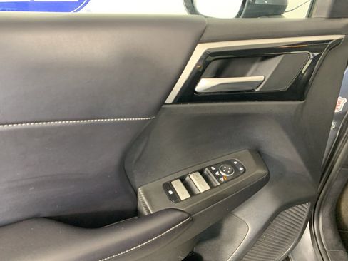 Used 2024 Mitsubishi Outlander SE image 14