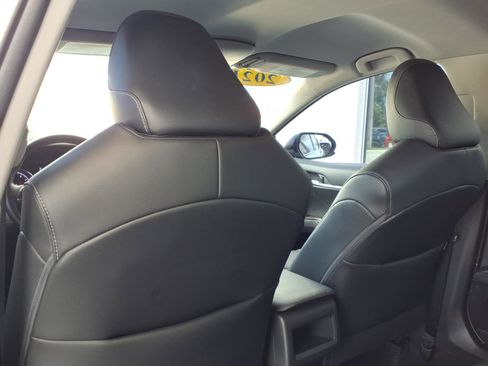 Used 2021 Toyota Camry SE FWD image 7