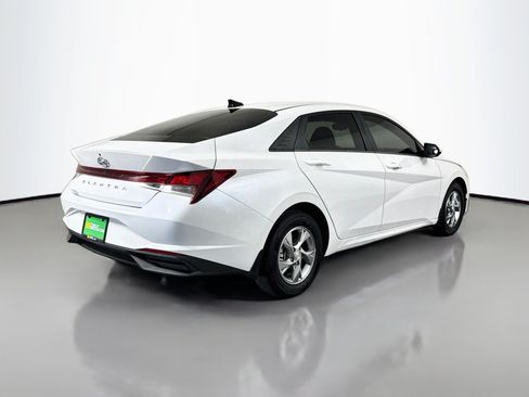 Used 2022 Hyundai Elantra SE FWD image 10