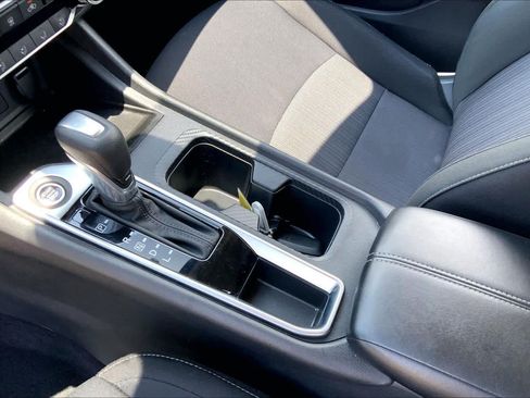 Used 2025 Nissan Sentra SV FWD image 16