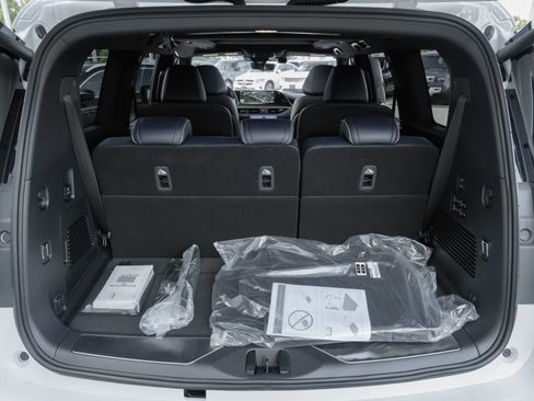 New 2026 INFINITI QX80 4WD w/ Sport Exterior Package image 33