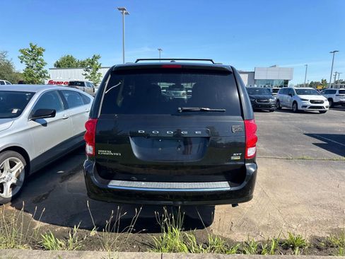 Used 2019 Dodge Grand Caravan SXT FWD image 5
