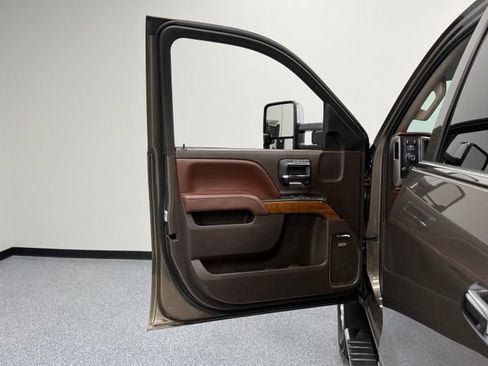 Used 2015 Chevrolet Silverado 3500 High Country w/ Duramax Plus Package AWD/4WD image 14