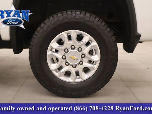 Used 2022 Chevrolet Silverado 2500 LTZ w/ LTZ Convenience Package image 31