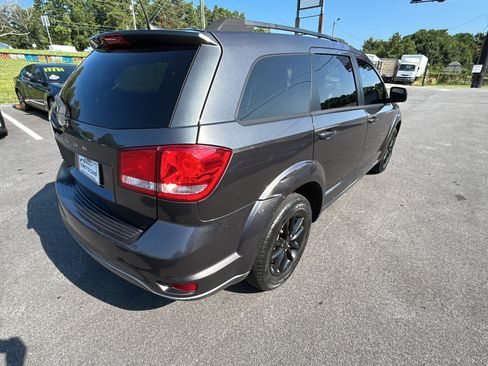 Used 2019 Dodge Journey SE w/ Premium Group FWD image 5