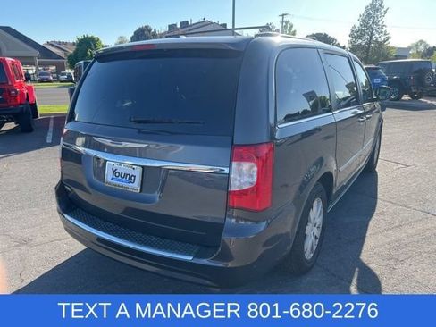 Used 2015 Chrysler Town & Country Touring FWD image 6