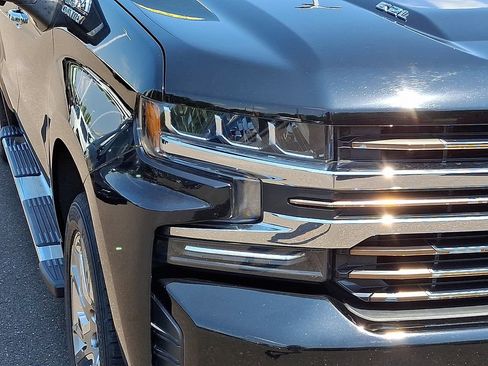Used 2019 Chevrolet Silverado 1500 High Country w/ High Country Premium Package AWD/4WD image 10