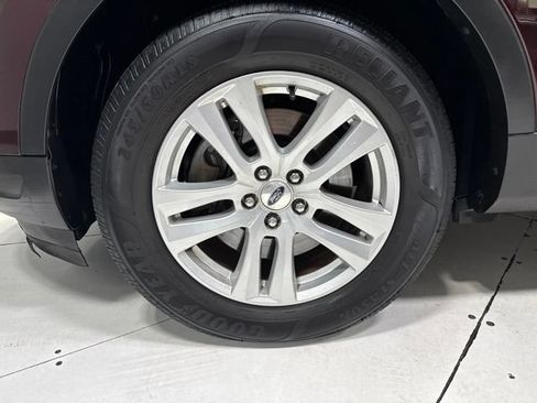 Used 2018 Ford Explorer XLT w/ Equipment Group 202A AWD/4WD image 10