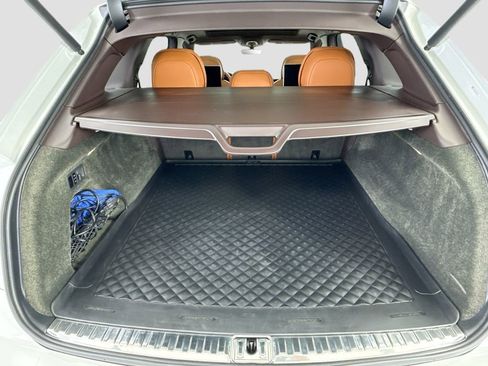 Used 2022 Bentley Bentayga image 27