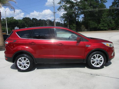 Used 2017 Ford Escape SE FWD image 17