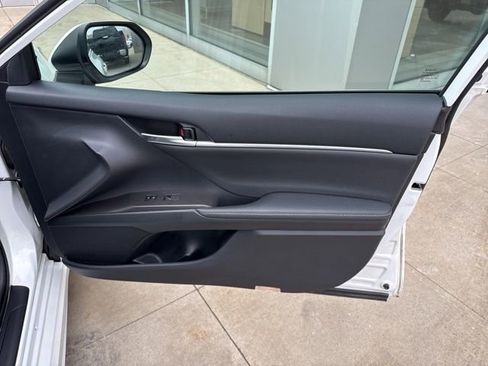 Used 2022 Toyota Camry XSE image 37