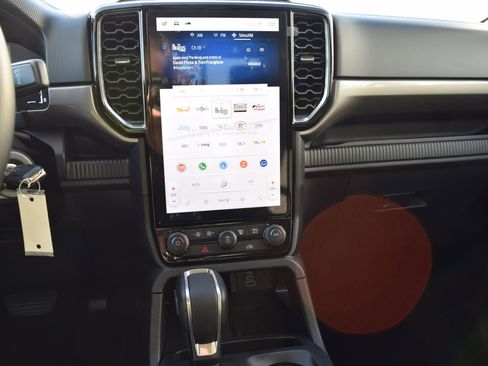 New 2025 Ford Ranger XLT w/ Equipment Group 301A High image 15