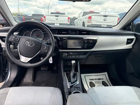Used 2016 Toyota Corolla LE FWD image 13