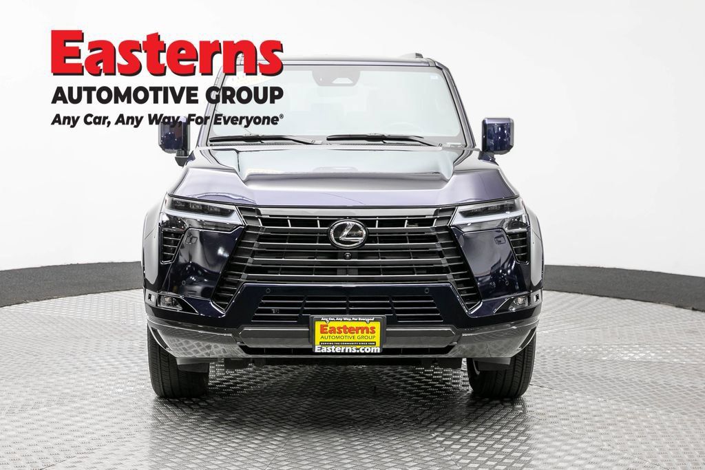Used 2025 Lexus GX 550 w/ Accessory Package (2T) AWD/4WD image 4