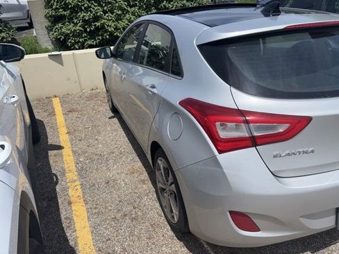 Used 2014 Hyundai Elantra GT w/ Option Group 03 FWD image 2