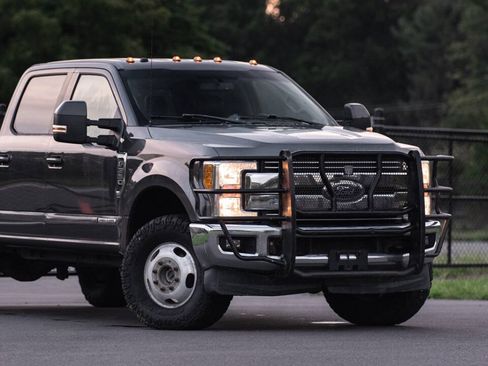 Used 2017 Ford F350 Lariat w/ FX4 Off-Road Package AWD/4WD image 5