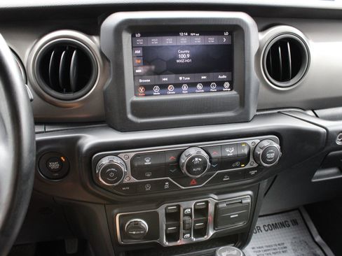 Used 2022 Jeep Wrangler Unlimited Sport AWD/4WD image 33