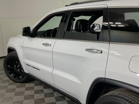Used 2020 Jeep Grand Cherokee Limited w/ Luxury Group II image 36