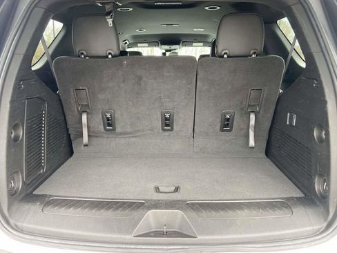 Used 2024 GMC Yukon SLT image 13