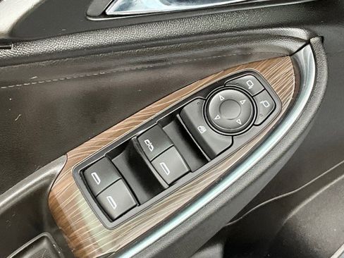 Used 2017 Chevrolet Malibu Premier w/ Premier Sun and Wheel Package image 26